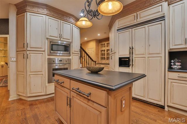29 Country Club View, Edwardsville, IL 62025