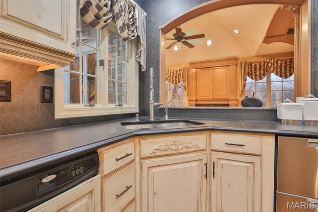 29 Country Club View, Edwardsville, IL 62025
