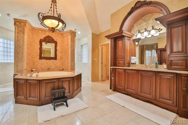 29 Country Club View, Edwardsville, IL 62025