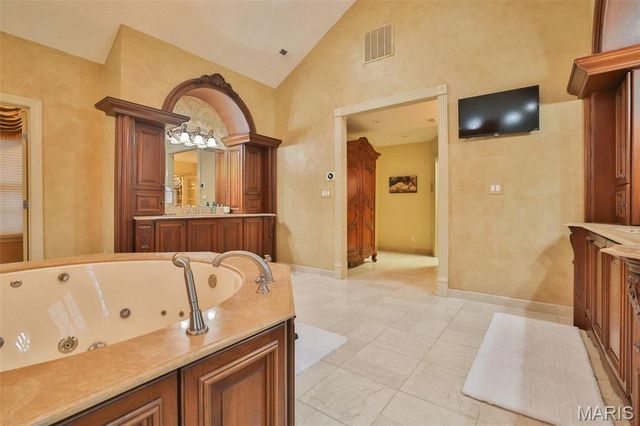 29 Country Club View, Edwardsville, IL 62025