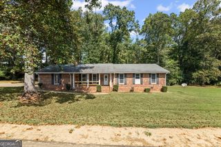 6 Little John Way, Newnan, GA 30263