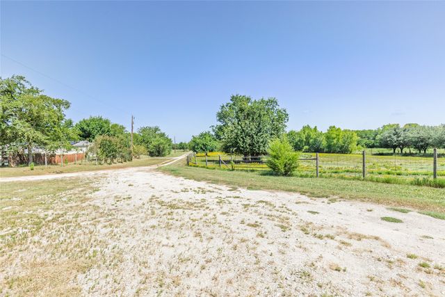 2411 Fm 1564 W, Caddo Mills, TX 75135