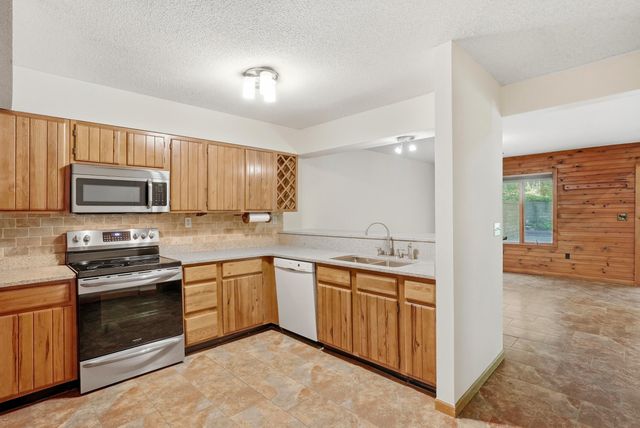 3835 N MEYERSON DR, Columbia, MO 65202