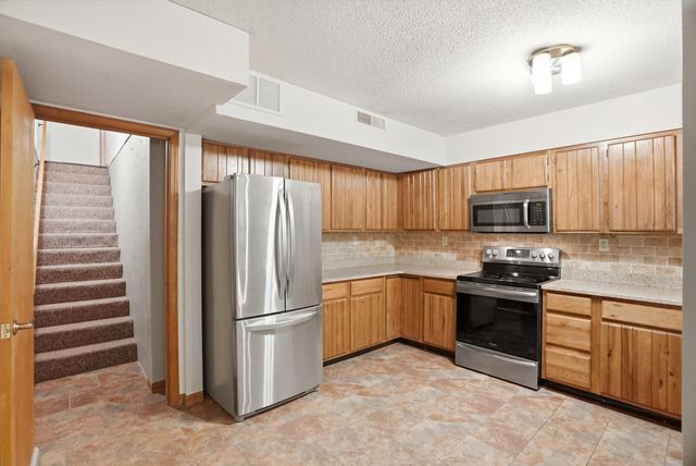 3835 N MEYERSON DR, Columbia, MO 65202