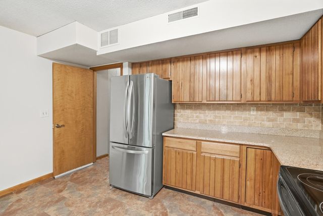 3835 N MEYERSON DR, Columbia, MO 65202