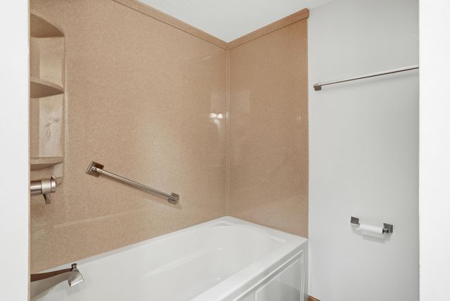 3835 N MEYERSON DR, Columbia, MO 65202