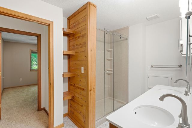 3835 N MEYERSON DR, Columbia, MO 65202