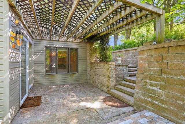 3835 N MEYERSON DR, Columbia, MO 65202