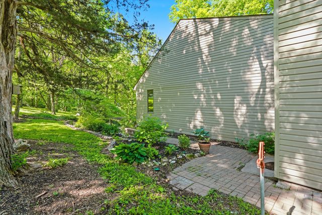 3835 N MEYERSON DR, Columbia, MO 65202
