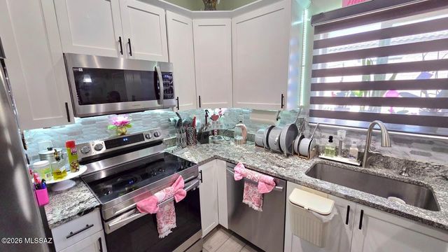 1804 Via Nueva Zelandia, Rio Rico, AZ 85648