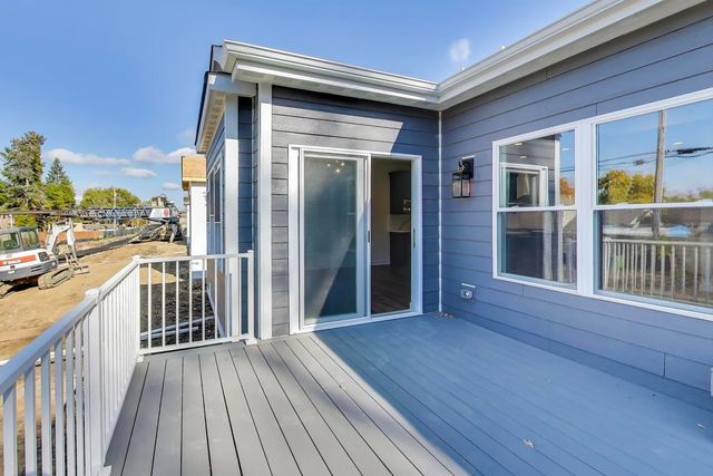 898 N Quentin Road, Palatine, IL 60067