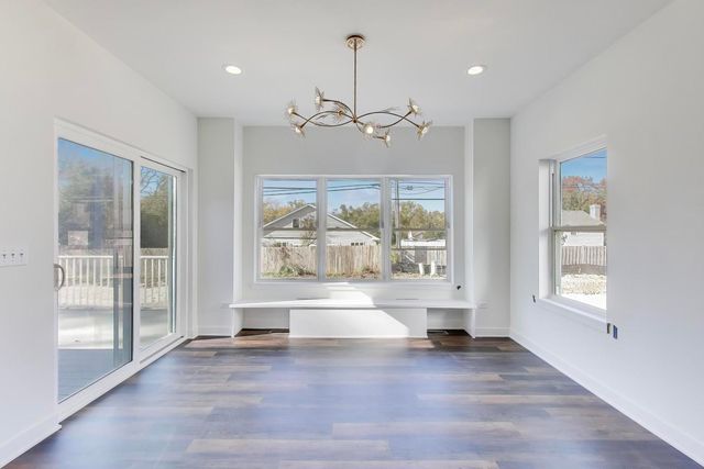 898 N Quentin Road, Palatine, IL 60067