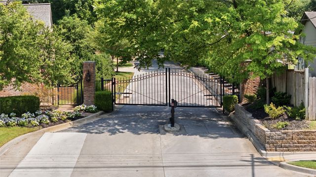 3661 S Lewis Avenue, Tulsa, OK 74105