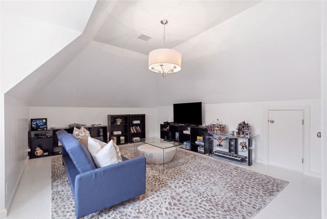 3661 S Lewis Avenue, Tulsa, OK 74105