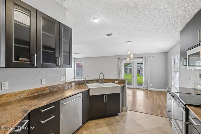 687 SCARLET VIEW Court, Orange Park, FL 32073