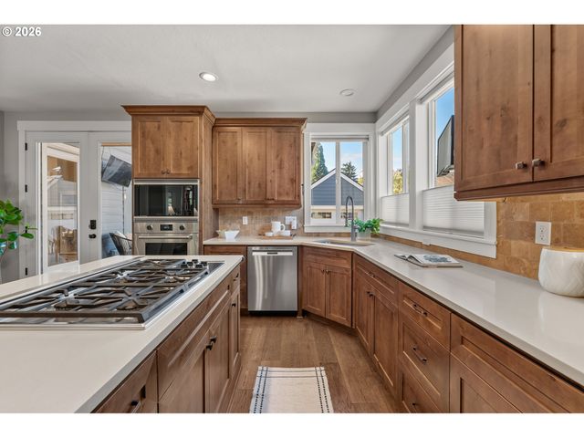 2130 Se LAMBERT St, Portland, OR 97202