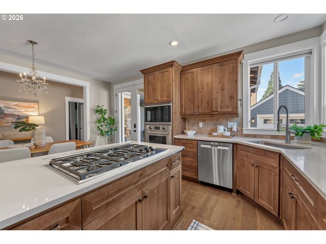 2130 Se LAMBERT St, Portland, OR 97202
