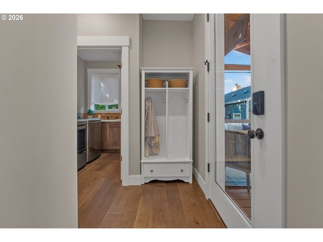 2130 Se LAMBERT St, Portland, OR 97202