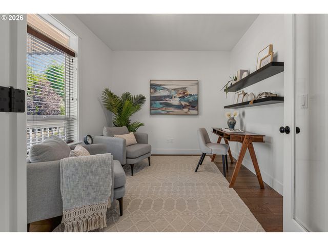 2130 Se LAMBERT St, Portland, OR 97202