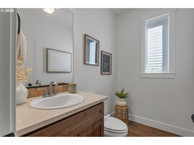 2130 Se LAMBERT St, Portland, OR 97202