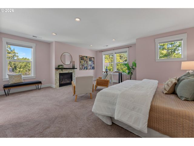 2130 Se LAMBERT St, Portland, OR 97202