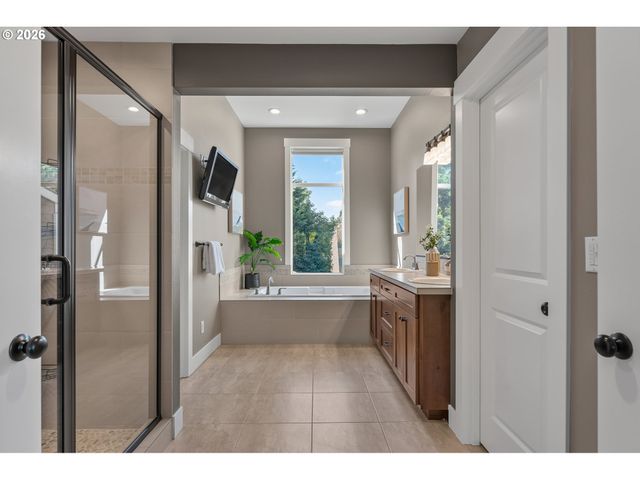 2130 Se LAMBERT St, Portland, OR 97202