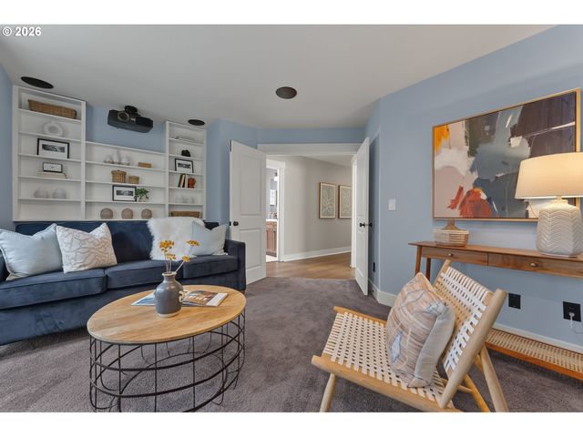 2130 Se LAMBERT St, Portland, OR 97202