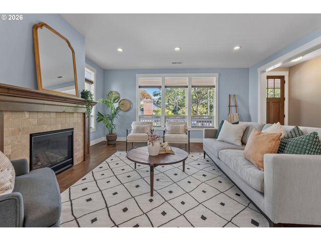 2130 Se LAMBERT St, Portland, OR 97202