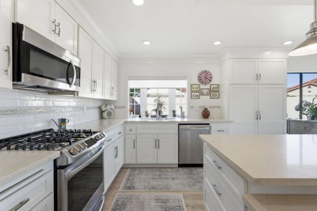 17663 Caminito Hercuba, San Diego, CA 92128