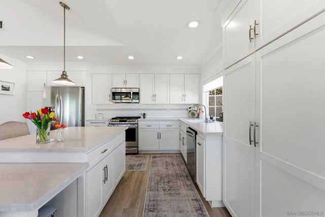 17663 Caminito Hercuba, San Diego, CA 92128