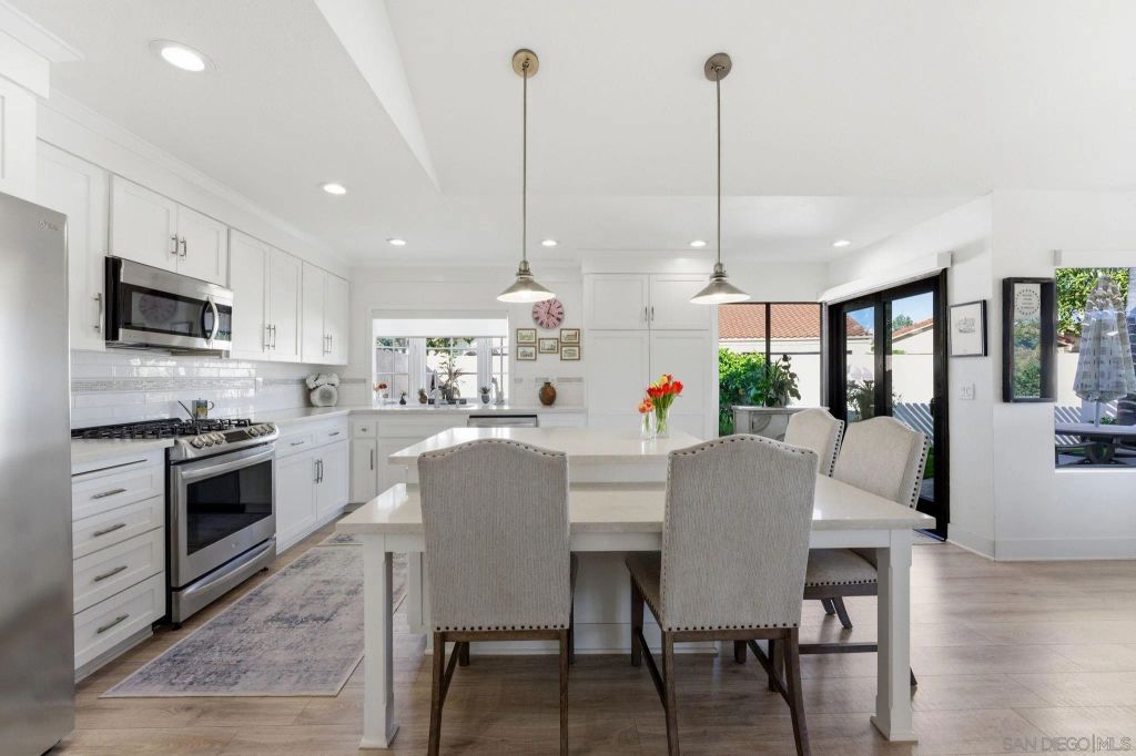 17663 Caminito Hercuba, San Diego, CA 92128