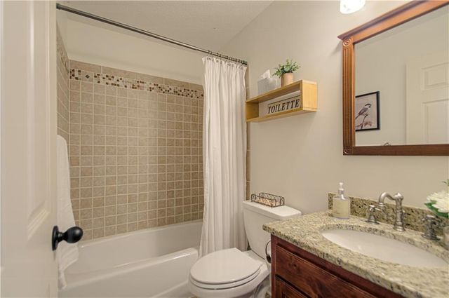5901 W 87th Terrace, Overland Park, KS 66207