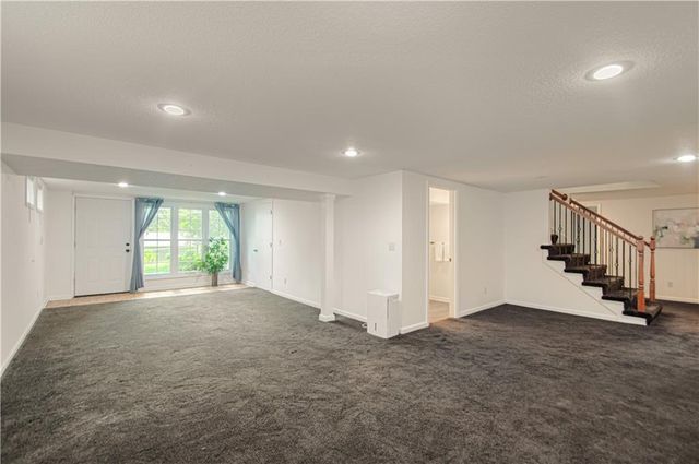 5901 W 87th Terrace, Overland Park, KS 66207