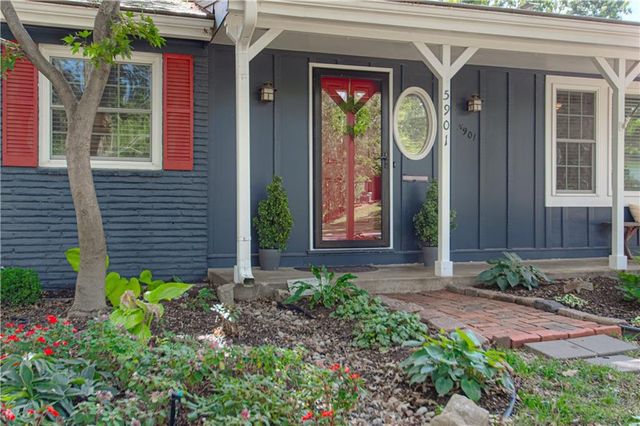 5901 W 87th Terrace, Overland Park, KS 66207