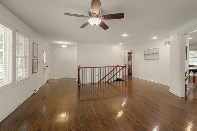 5901 W 87th Terrace, Overland Park, KS 66207