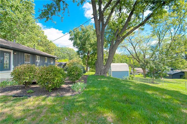 5901 W 87th Terrace, Overland Park, KS 66207