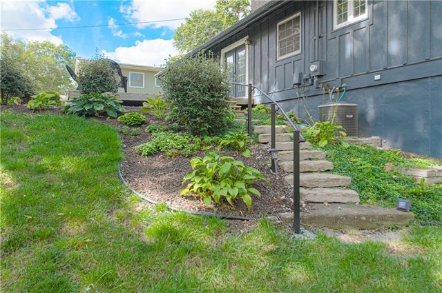 5901 W 87th Terrace, Overland Park, KS 66207