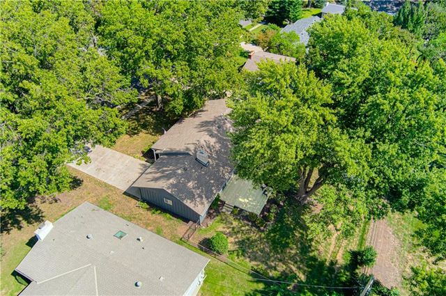 5901 W 87th Terrace, Overland Park, KS 66207