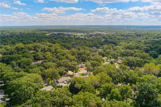 5901 W 87th Terrace, Overland Park, KS 66207