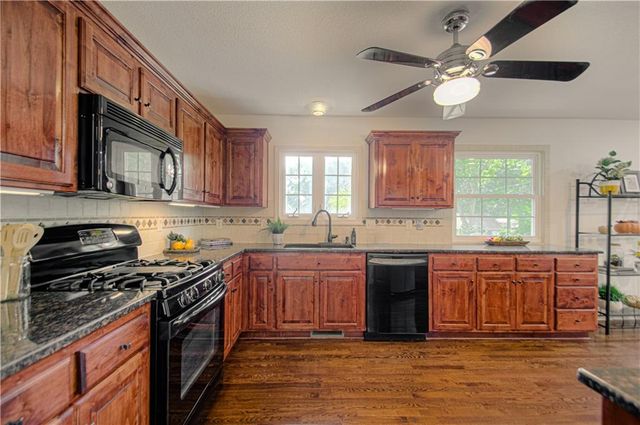5901 W 87th Terrace, Overland Park, KS 66207