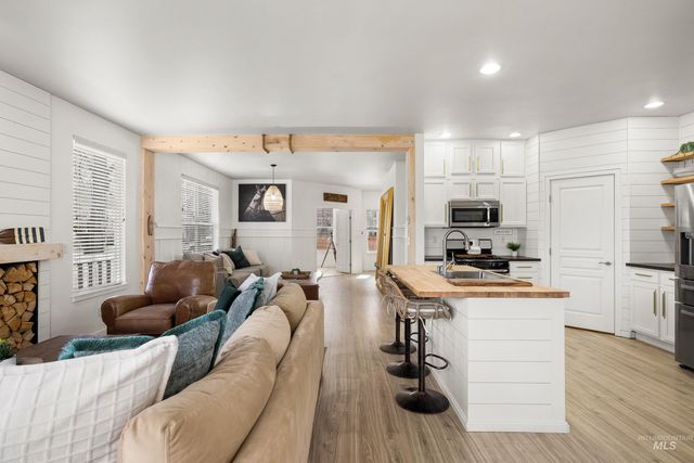 6286 E Gateway Ct, Boise, ID 83716