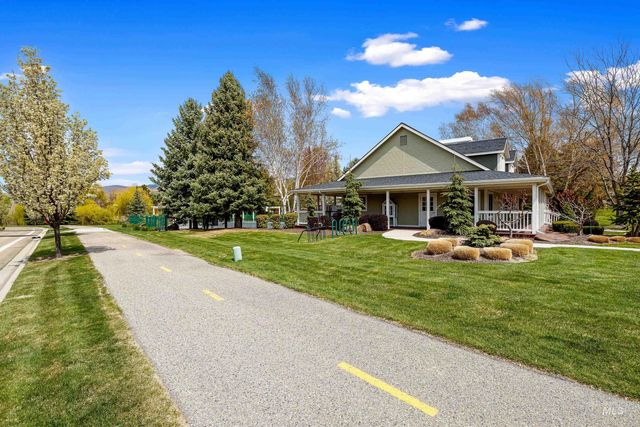 6286 E Gateway Ct, Boise, ID 83716