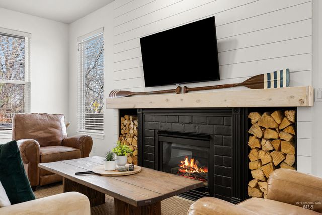 6286 E Gateway Ct, Boise, ID 83716