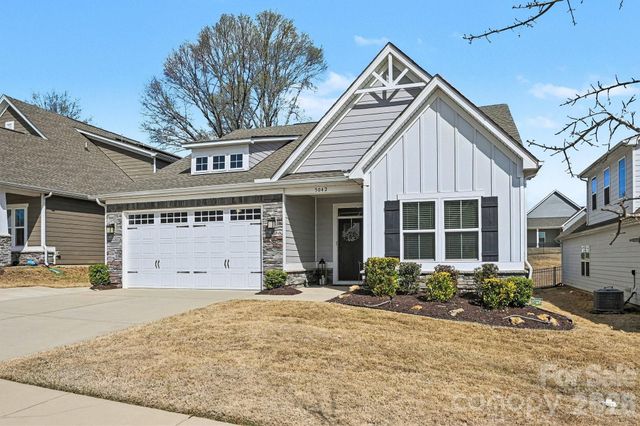 5042 Summer Surprise Lane, Charlotte, NC 28215