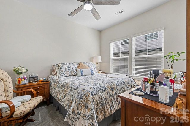 5042 Summer Surprise Lane, Charlotte, NC 28215