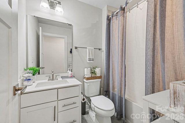 5042 Summer Surprise Lane, Charlotte, NC 28215