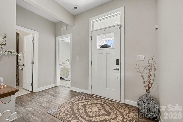 5042 Summer Surprise Lane, Charlotte, NC 28215