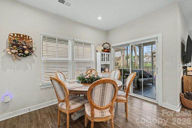 5042 Summer Surprise Lane, Charlotte, NC 28215