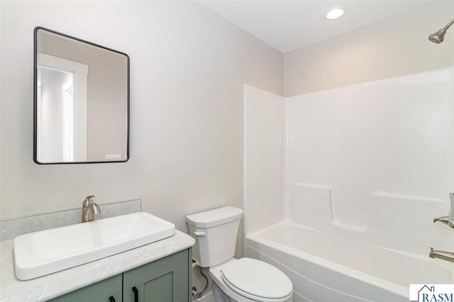 811 Viburnum Street, Belle Plaine, MN 56011