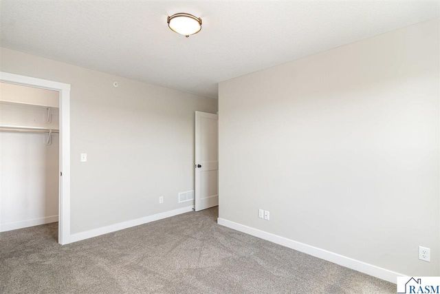 811 Viburnum Street, Belle Plaine, MN 56011